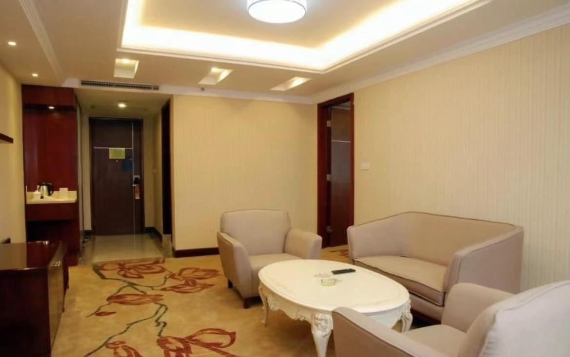 Vienna Hotel Dongguan Houjie Exhibition Center Exterior photo