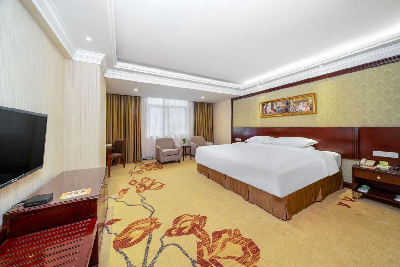 Vienna Hotel Dongguan Houjie Exhibition Center Exterior photo