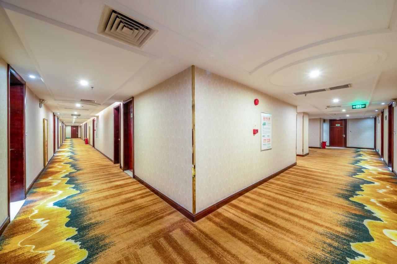Vienna Hotel Dongguan Houjie Exhibition Center Exterior photo